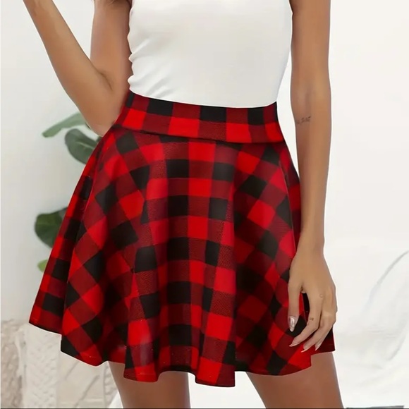 Red/Black Plaid Pleated Skirt - Picture 1 of 4